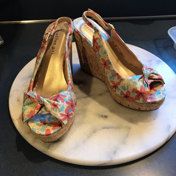 Floral Orange Blue Cream Peep Toe Bow Madden Girl Wedges 4 Inch Wedge si… - Picture 1 of 9